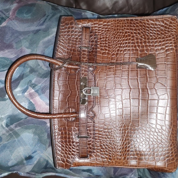 Croc Embossed handbag H11